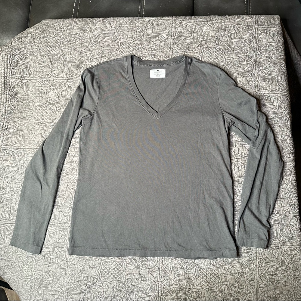 Gray Long Sleeve V-Neck T-Shirt 100% Cotton Size M
